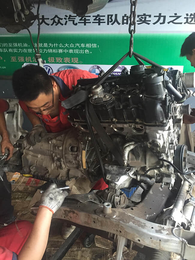 停車時(shí)，先熄火還是先關(guān)空調(diào)？