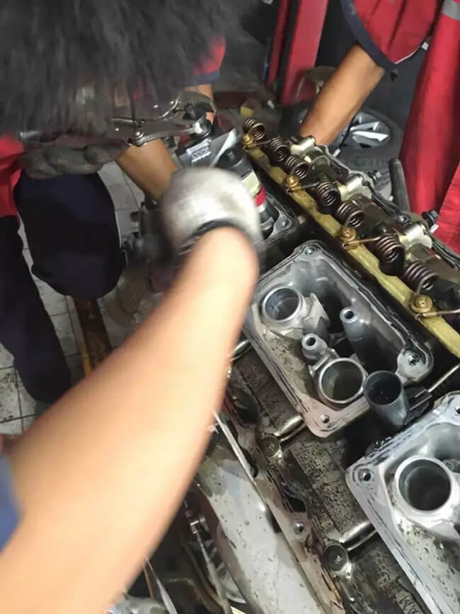 夏天藏在車?yán)锏囊恍┌踩[患！